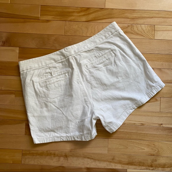 JOE FRESH Classic White Shorts - Picture 2 of 9
